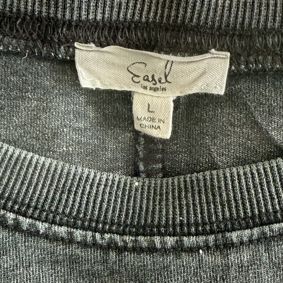 Be Happy smiley face t-shirt. Dark heathered gray with white face. Oversized L - Picture 7 of 7